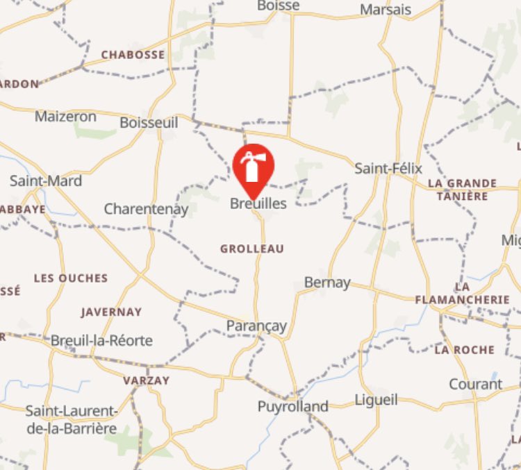 SDIS17's tweet photo. [INTERVENTION]

Les sapeurs-pompiers de la Charente-Maritime luttent actuellement contre plusieurs feux d’espaces naturels : 

➡️ Commune de Bernay-Saint-Martin. #D212 coupée.
➡️ Commune de Le Gua. #D122

Activité opérationnelle soutenue.

En cas d’urgence : 18/112.

#Inforoute17 https://t.co/NHhDZkR9AP