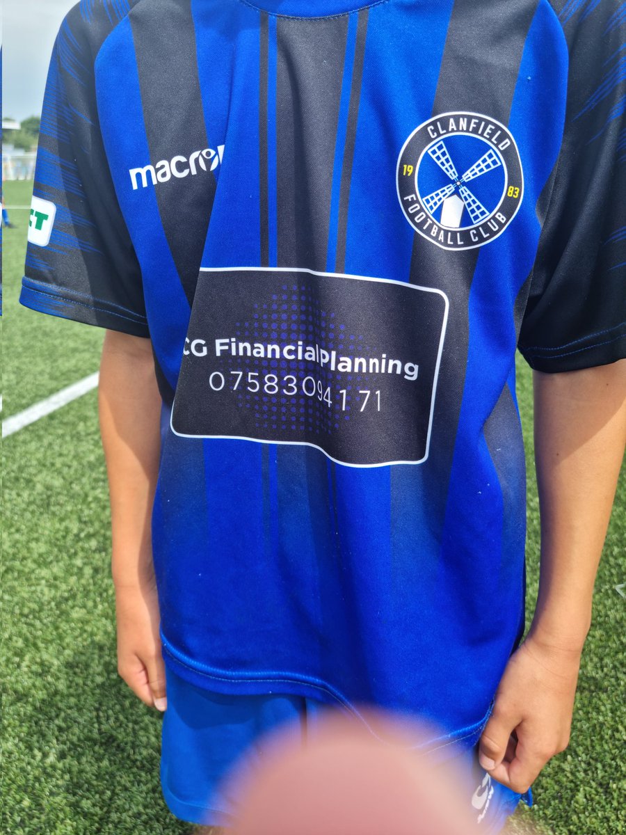 clanfieldfc's tweet photo. Up to U10s now and Colin Gordon at CG Financial Planning π
#CFCPresentation #UTC https://t.co/sag3kahFkF