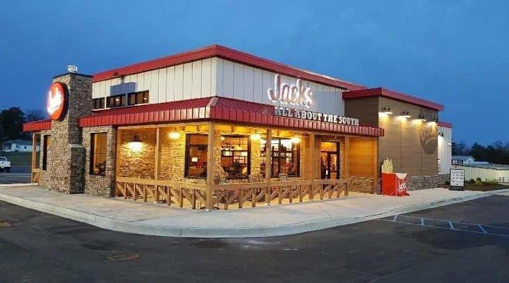 Mgsu22M's tweet photo. Good news for locals, visitors and incoming #MGA college students!

Just in case you have been wondering what has been going on in #Cochran recently, the construction for two new restaurants started this year. The restaurants expected to open in 2022 are Popeye's and Jack's #MGA https://t.co/Y5kx510ckm