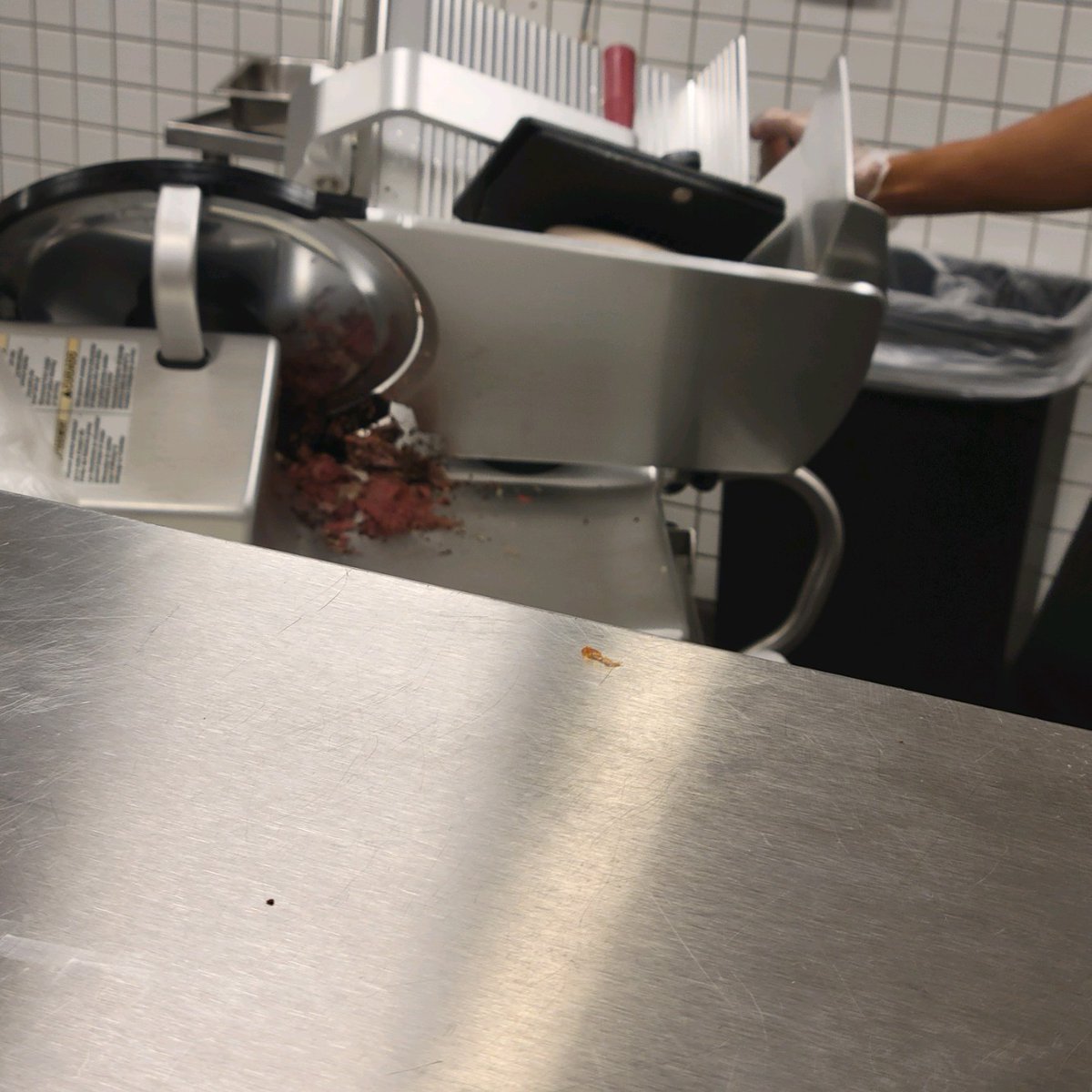 justjen246's tweet photo. @Publix I was at the deli ordering turkey and the deli was disgusting. The meat slicer they were going to cut the turkey on had old meat all over it. The high prices you charge you should at least be able to get clean turkey not turkey traced with old dirty meat! https://t.co/cpjGqFBOyE