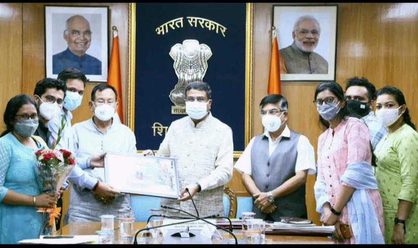 SanjeevJEC's tweet image. मोदी जी
ये हम #teqip_faculties हैं, 5 साल पहले हमें भी यही आश्वासन दिया गया था। लेकिन 4 साल बाद निकाल दिया गया।
सारे MoU कचरे के डिब्बों में फेंक दिए गए और
सरकारों की अकर्मण्यता ने 1200 IITian और NITians की जिंदगी तबाह कर दी।
और आज यही आश्वासन #Agniveers को दिया जा रहा है। 😡🤬