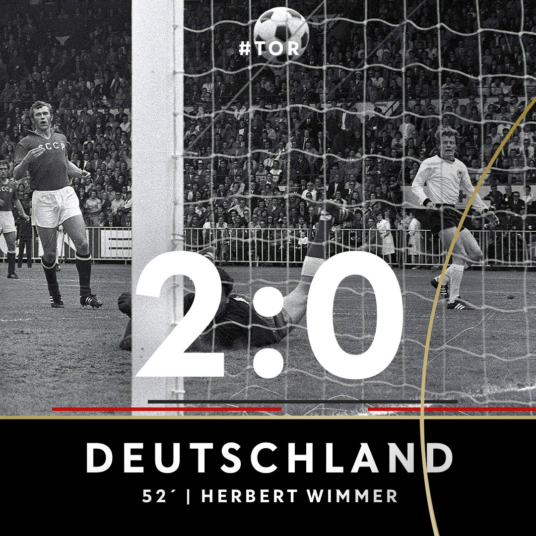 DFB_Team's tweet photo. JAWOOOLL 💪 TOOOR! 😍

Und es ist eine Gladbacher Kombination. Nach Pass von Netzer auf Heynckes gibt dieser die Vorlage für “Hacki” Wimmer. Es steht 2:0! 👏

#EURO1972 #ReLive | 📸 Imago Images https://t.co/BlGzZU3giH