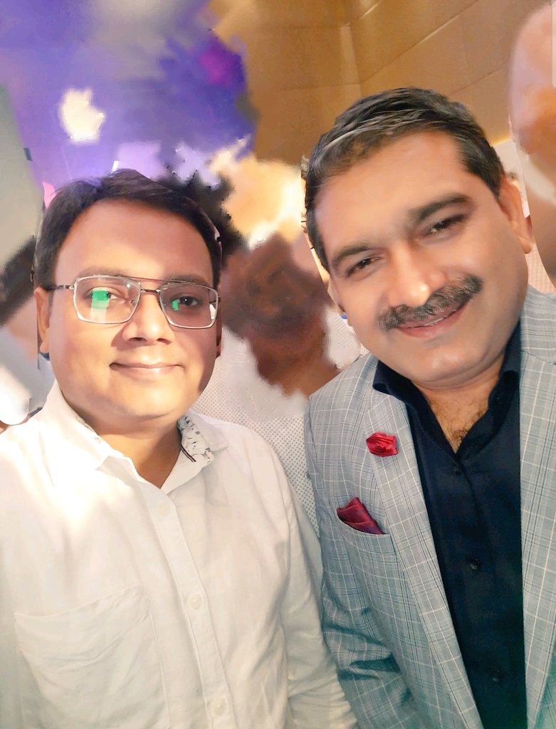 kediarupak's tweet photo. Great opportunity to meet with @AnilSinghvi_ @vikassethi_SF today....
One of the most humble and great person I have ever met with Anil Sir....He gave a mantra to follow phir kabhi Loss nahi hona hai...
खरीदने का सोचो तो बेचना है ।।
बेचने का सोचो तो खरीदना है ।।
🔥🔥💥💥💯💯 https://t.co/EtYZMeIpri