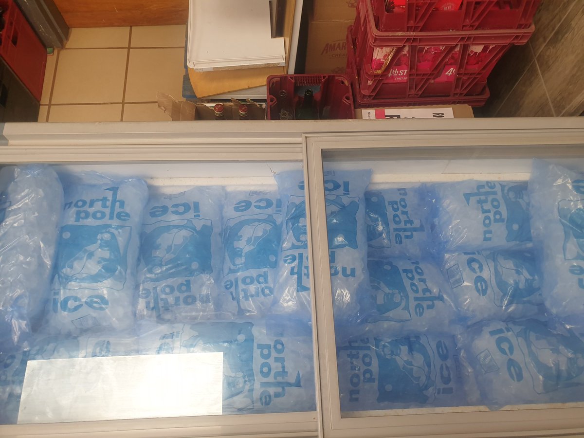 SparksSA81's tweet photo. #VhuvhambadziDrive a khou wanala Spar Tshakhuma. @Just_Ice_TT https://t.co/eBEnBeAG3G