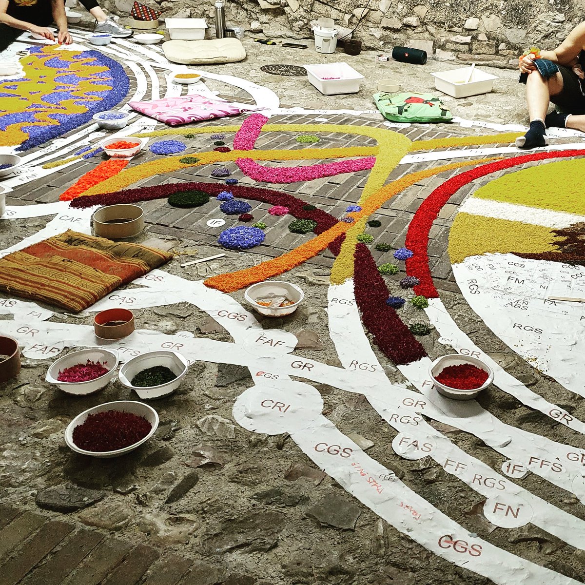 noxruit's tweet photo. Fiori in fieri.

#Spello #Perugia #Umbria #infiorata https://t.co/LSaT2naotq