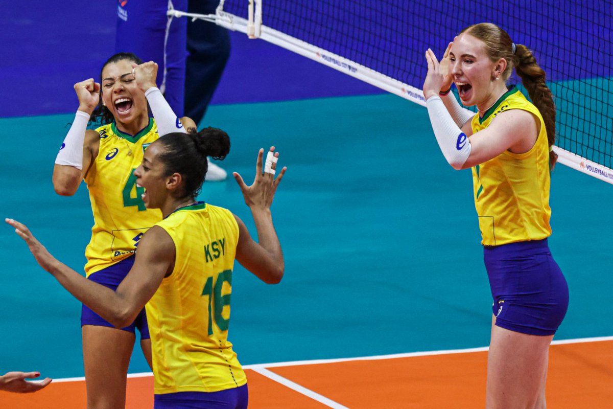 volei's tweet photo. 🇧🇷 Brasil x Sérvia 🇷🇸
🏟️ Ginásio Nilson Nelson - Brasília (DF)
🎟️ Ingressos à venda!
👉 Dia 19 de junho
🌐 https://t.co/1v6ZW2ot4F ou no link da bio.
📺 Transmissão do @sportv 2.
📸 Wander Roberto/Inovafoto/CBV
#voleibrasil #vôlei #VNL #LigaDasNações #seturdf https://t.co/n9tn1OMTdj