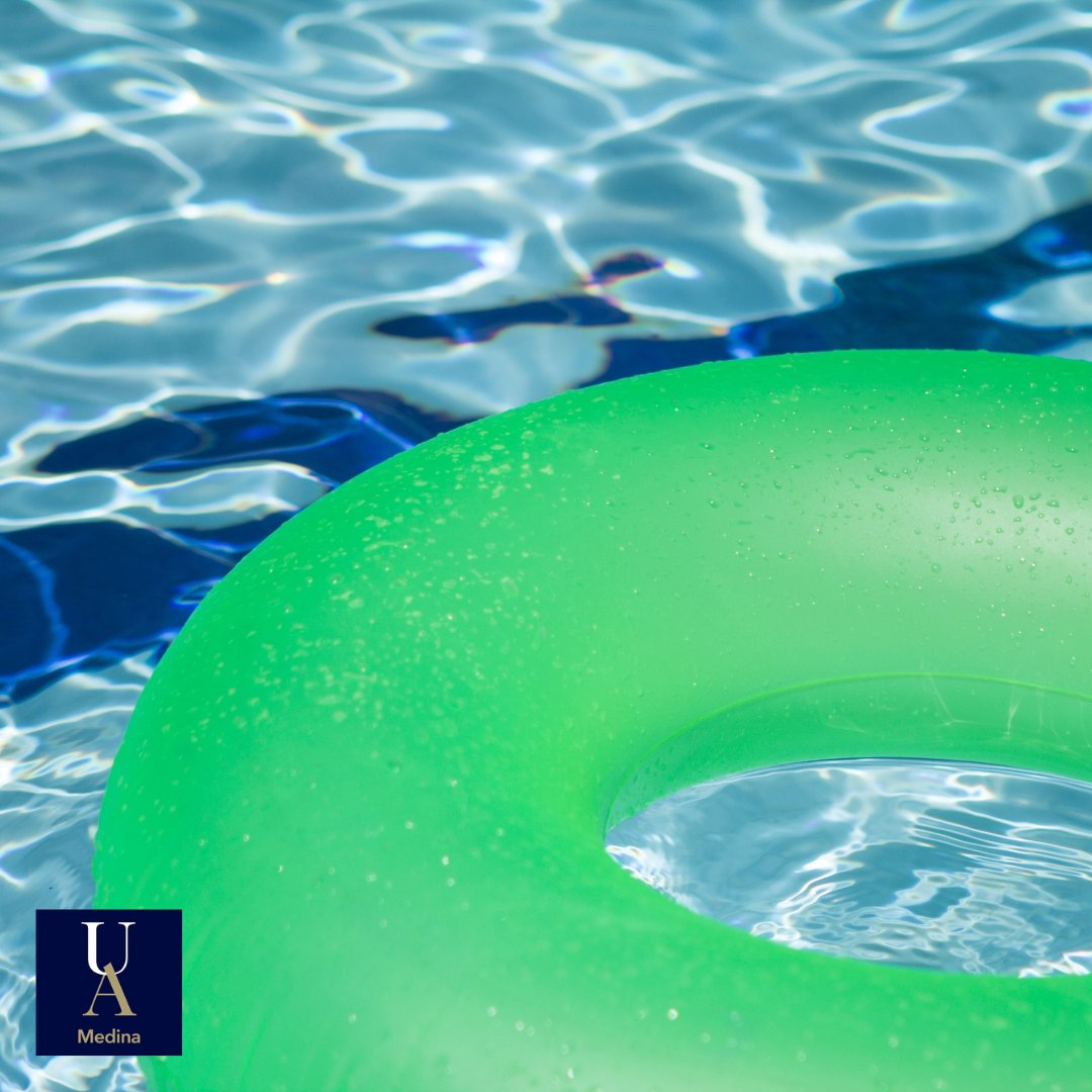 Who is enjoying some pool time this hot weekend? 🌞 🕶️ 
#uamedina #summersun #heatwave