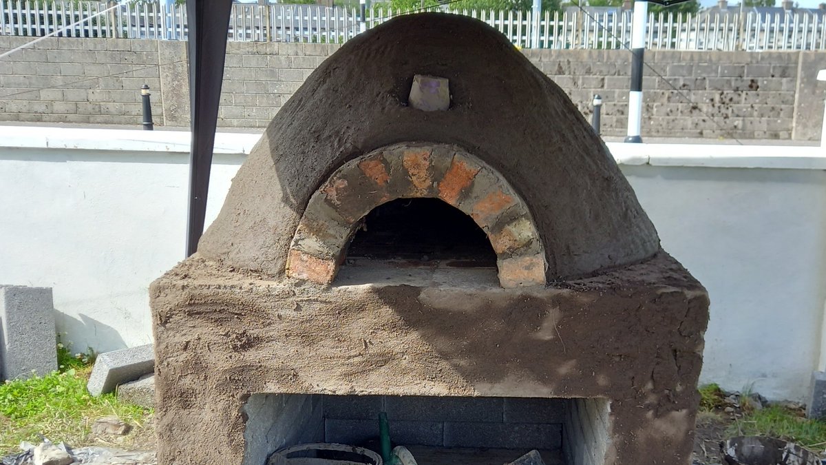 When you sit down at last after a fortnight of utterly rewarding and exhausting but fun work and have helped create a new pizza oven in your community garden....... 💚
#Cranmore #Sligo #communitydevelopment