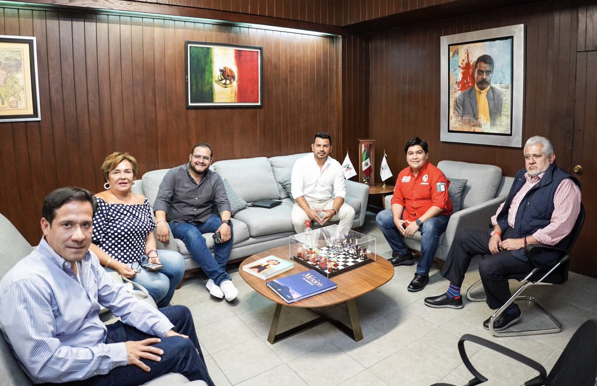 Chalo Flores tweet media