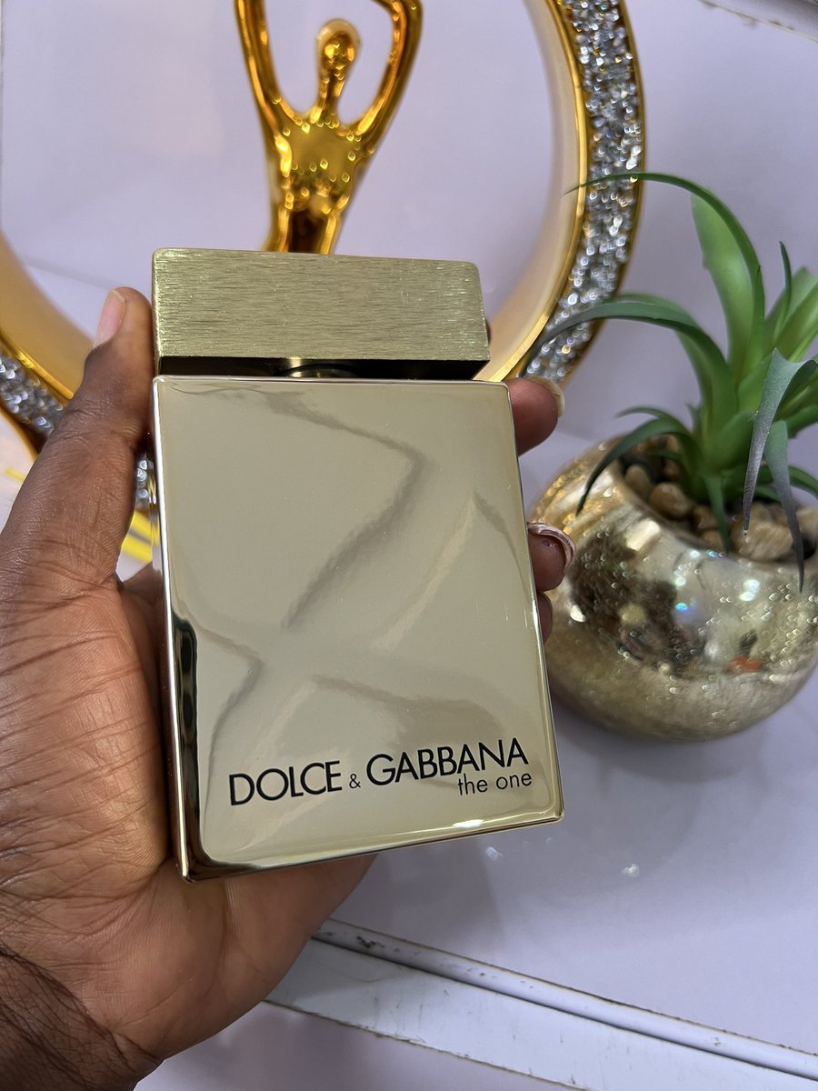 ms___dale's tweet photo. Dolce and Gabbana 
The One
Eau Intense.
100ml

See just slap my face tonight and pay 30k for this 
Instead of 55k.

#NIGHTMARKETWITHDAMMYB #pagesbydamicommerce #nightmarketperfumes https://t.co/MdRSU5OOwq