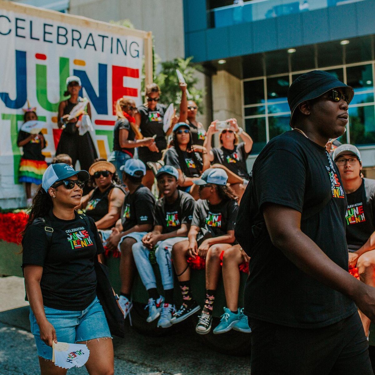 WeAreCisco's tweet photo. This weekend, volunteers from our Connected Black Professionals inclusive community came together to make the 10th annual–and first nationally televised– Juneteenth Atlanta Parade &amp; Music Festival a success! #WeAreCisco #JuneteenthATL #GivingBack https://t.co/NVjbF5VrrL