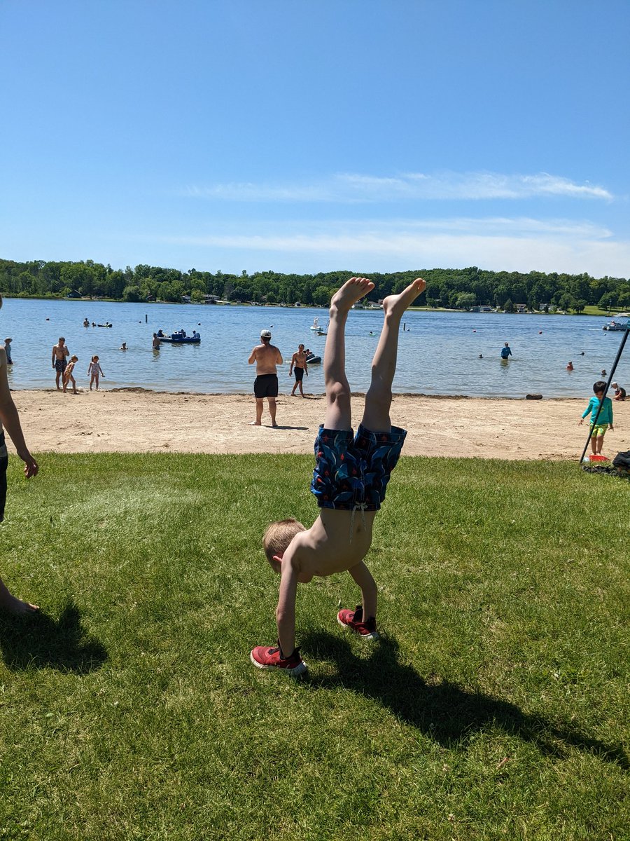RyanThompson's tweet photo. Summer feet. #summer #wisconsin #wisconsons @TravelWI @WIDeptTourism https://t.co/MOjFNO9Z7s