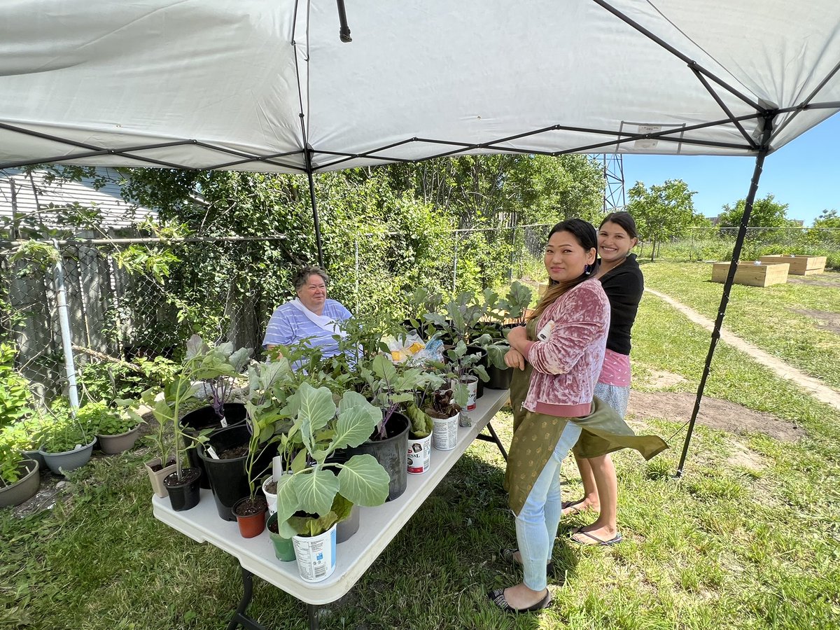 berryonline's tweet photo. An exciting day in the #Paulander neighbourhood for #NeighboursDay 2022 as @margjohnst and I are joined by the #PaulanderPrincesses, community members, @LauraMaeLindo &amp; @morricemike to officially open their new #LoveMyHood community garden! So much fun was had by all! https://t.co/P8zCJj23IF