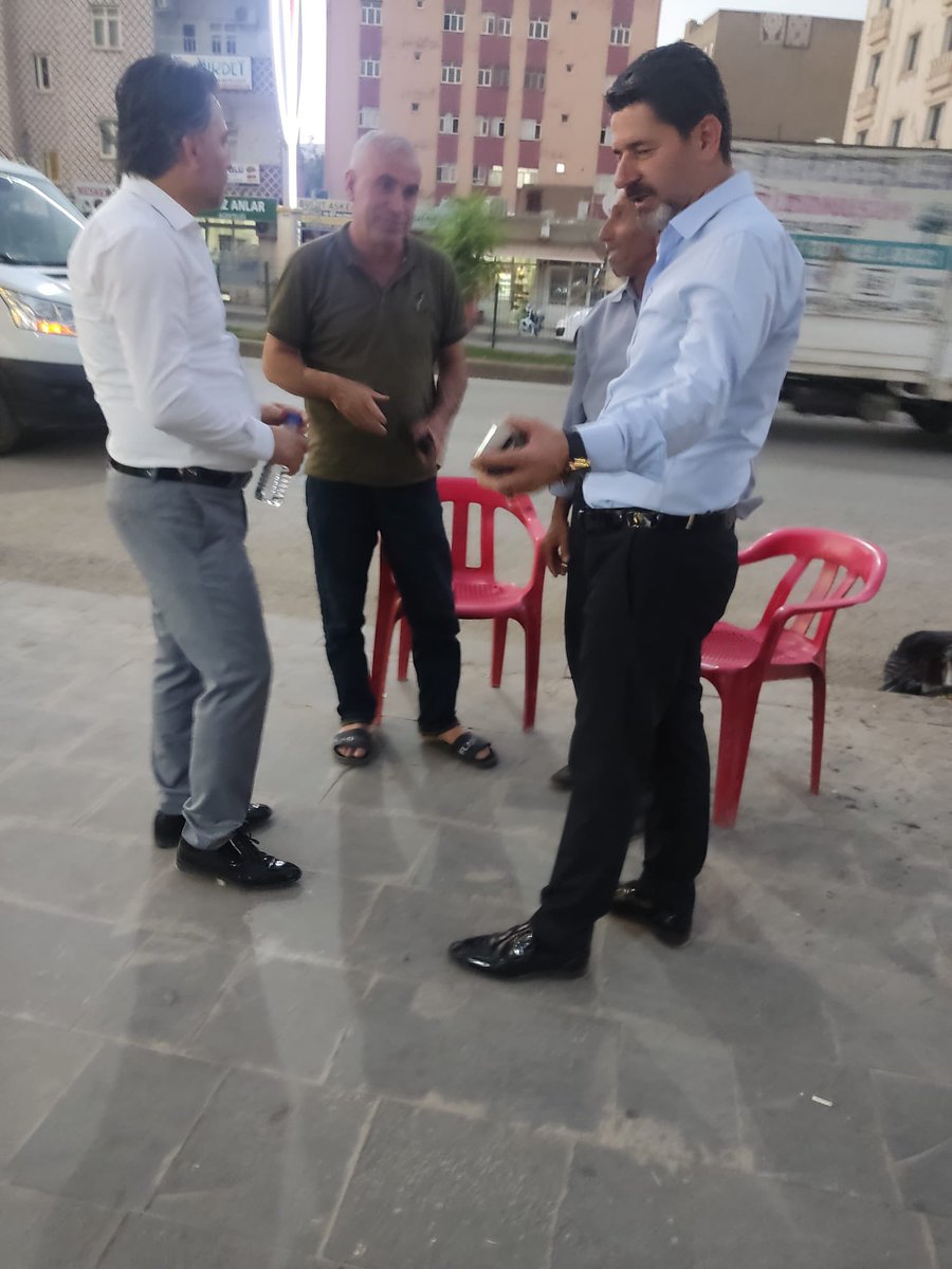 Nizarkten1's tweet photo. MİLLETİN MEMLEKETİN DURUMU ORTADA.
Bir Çok Esnaf İflas Etti, Ekonomi Çöktü  İnsanlar Evine Ekmek Götüremiyor. Millet Sefalette, Zam Üstüne Zam Nereye Kadar.
Gelecek Partisi Şırnak İl Başkanlığı Olarak Silopi’deki Esnafımızı Ziyarette Bulunduk. https://t.co/PCXfsvaD1R