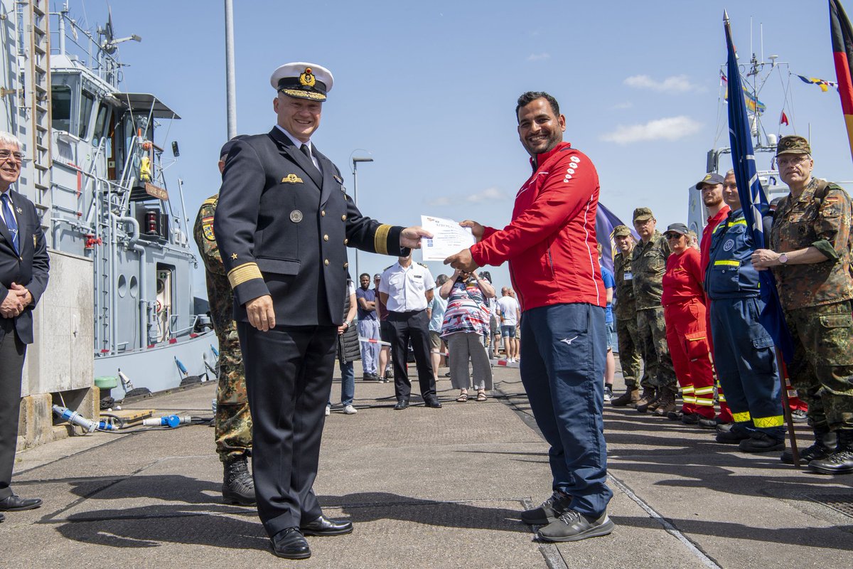 طاقم السفينة #شباب_عُمان_الثانية يشارك في الفعاليات الرياضية المقامة ضمن (أسبوع كيل) للسفن الشراعية
#عُمان_أرض_السلام