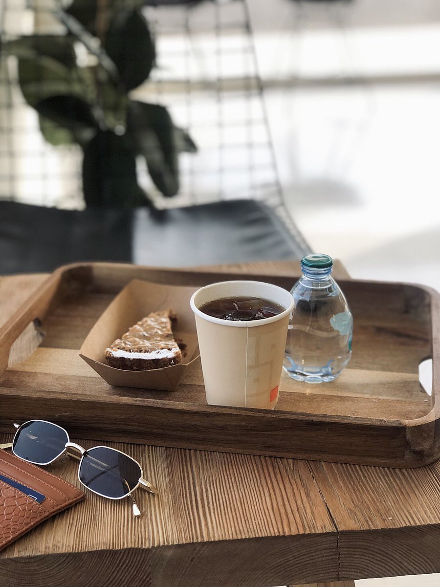 النعمة أحياناً تكون على هيئة وقت جميل تستمتع فيه بقهوتك🐚.