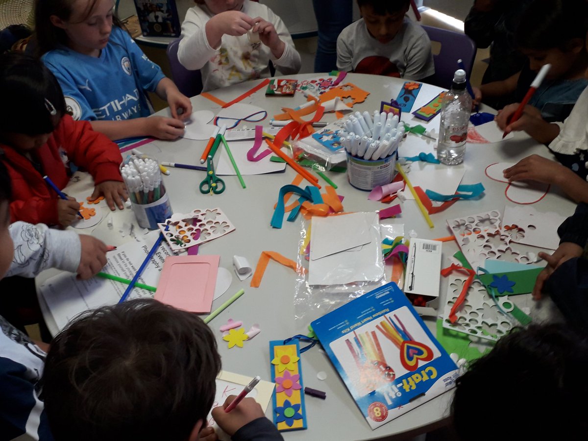 We had a full house at our #FestivalofLibraries funday #ForumLibrary we printed, weaved, made, danced and played music we had such an amazing time <a href="/MCRCityofLit/">Manchester City of Literature</a>  <a href="/ForumCentre/">Forum, Wythenshawe</a>