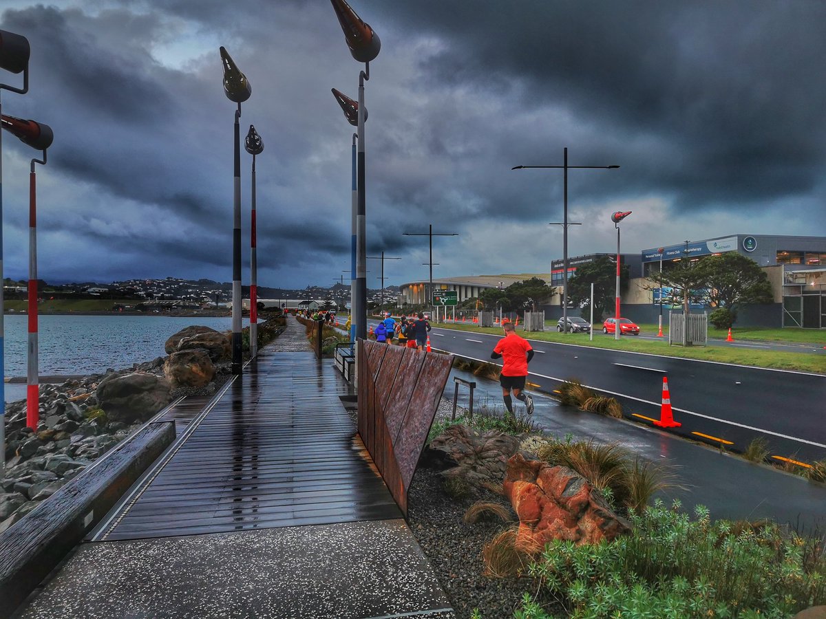 WildBayNZ's tweet image. As miserable as the weather is the runners are still running along Cobham Drive.
@GazleyMotors Wellington Marathon.
#Wellington #WellingtonMarathon
