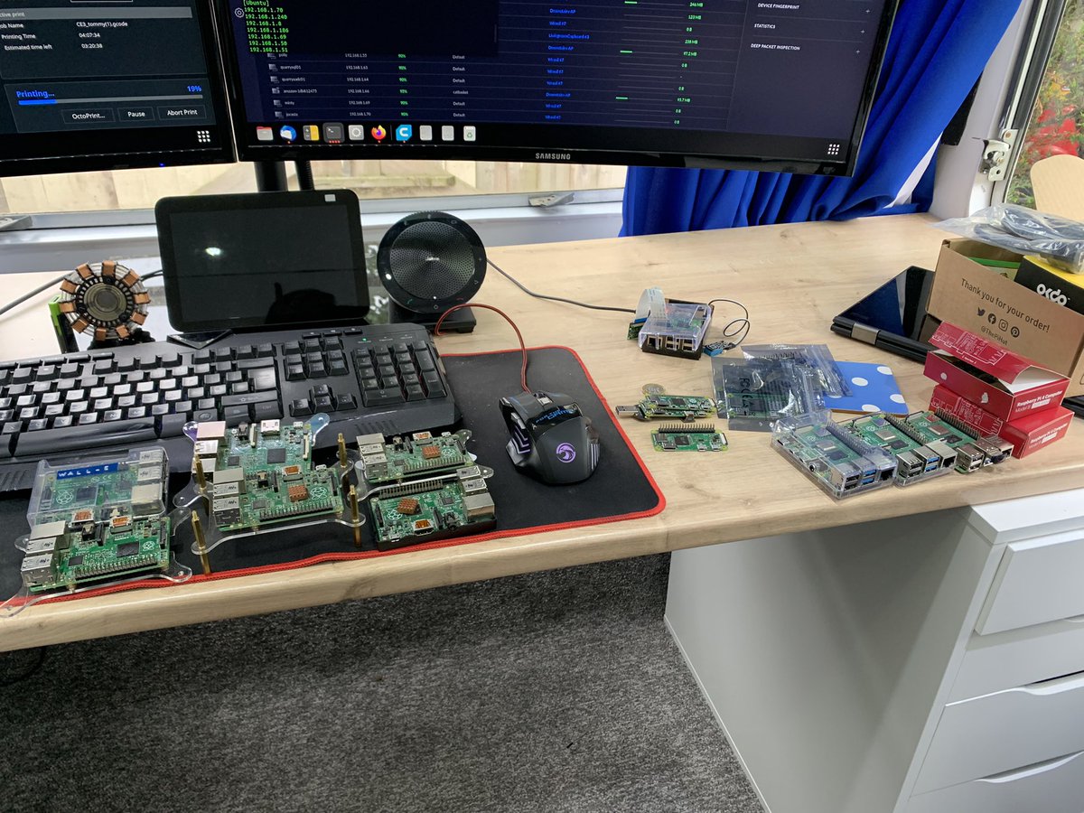 ekyteky's tweet image. Day 5 of #100DaysOfHomeLab has been more collating pi to figure out which were 8gb or 2gb, and then hours of peeling plastic from the #geekpi cluster rack, looking good though 👍