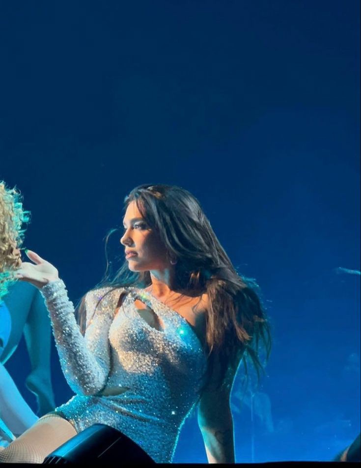 seasonlipatr's tweet image. this dua lipa photo