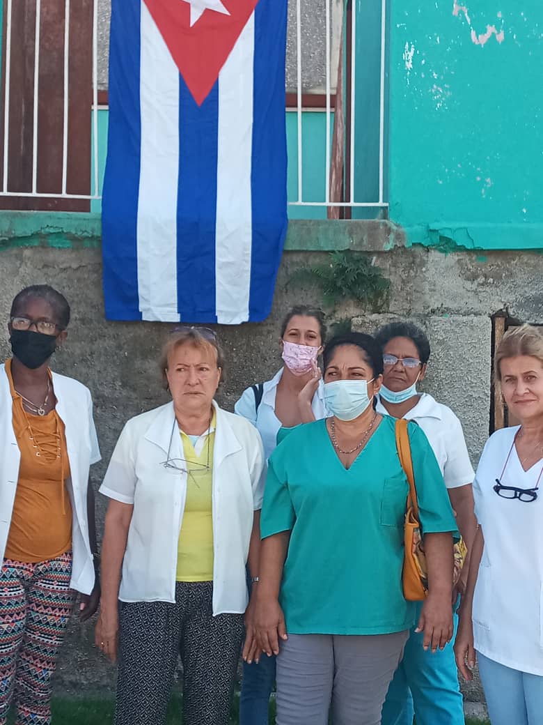 DMSaludMatanzas's tweet photo. Apoyo comunitario a la circunscripción 85 del área José J. Milanés. Se desarrollan acciones como vacunación, actividades de promoción de salud, pesquisa, visita a personas vulnerables y combatientes de la Revolución Cubana
#VamosConTodo 
@WongCorrales
@SuselyMorfaG 
@BernardoQS75 https://t.co/rwzo5ICkGx