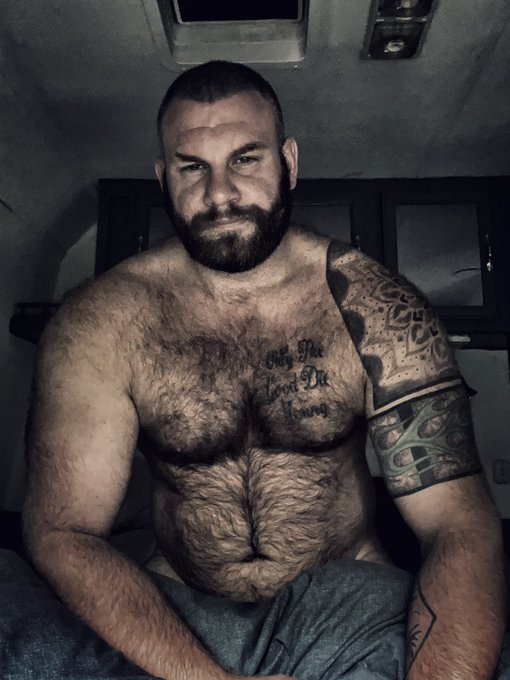 If you get tired learn to rest not to quit..!! ???

#gaybearsofinstagram #gaybeardedmen #gaybearded #gayhairymen