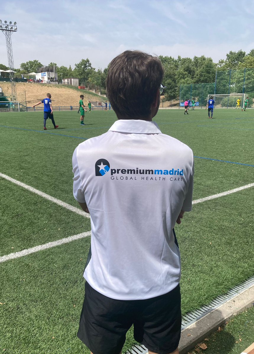 Gran mañana celebrando el fútbol madrileño con los amigos de <a href="/balon_tierra/">𝔹𝕒𝕝𝕠́𝕟 𝔸 𝕋𝕚𝕖𝕣𝕣𝕒 ⚽</a> en un campo que me trae muchos recuerdos. ¡Gracias por la invitación un año más! @premiummadrid