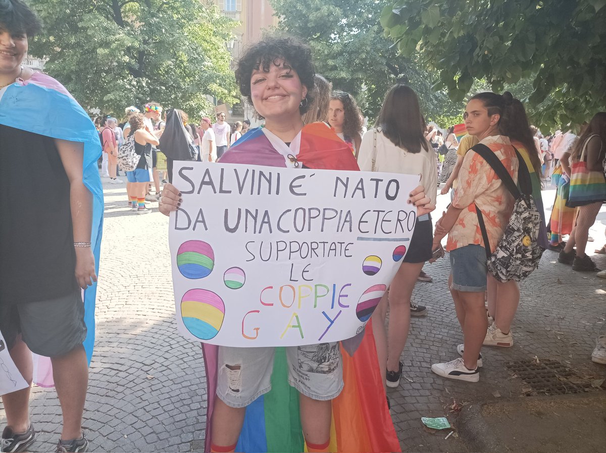 animakoi's tweet photo. La vincitrice del #TorinoPride è lei 🌈 #Salvinivergognati #PrideMonth https://t.co/PahZBzwtXg
