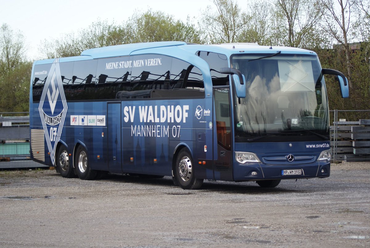 Bitte denkt daran die Fenster bei diesen Temperaturen nicht ganz zuzumachen wenn ihr Hunde im Bus habt