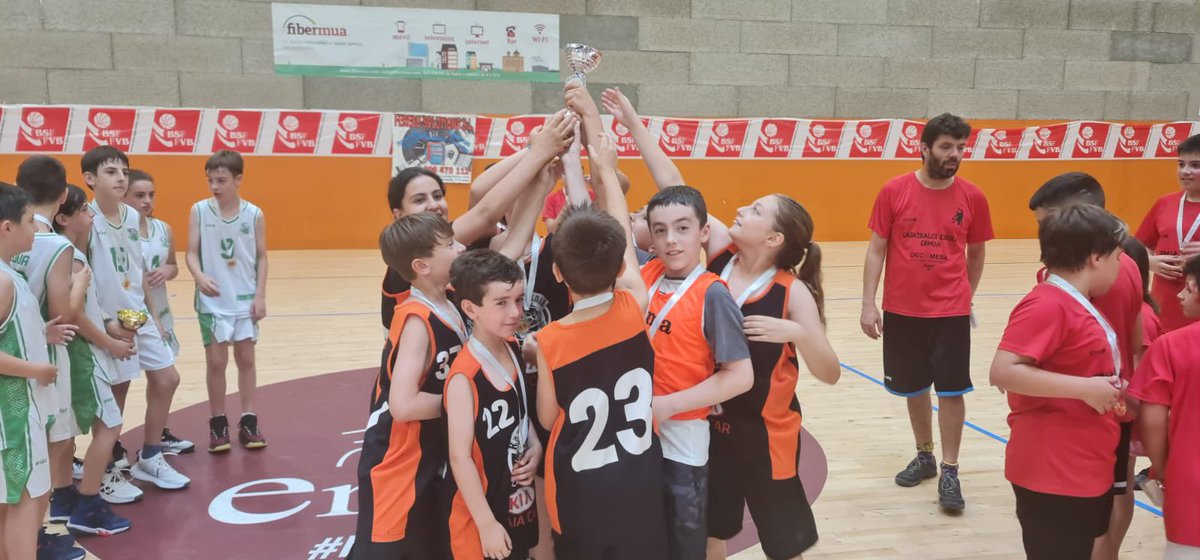 Eibar Saskibaloia tweet media