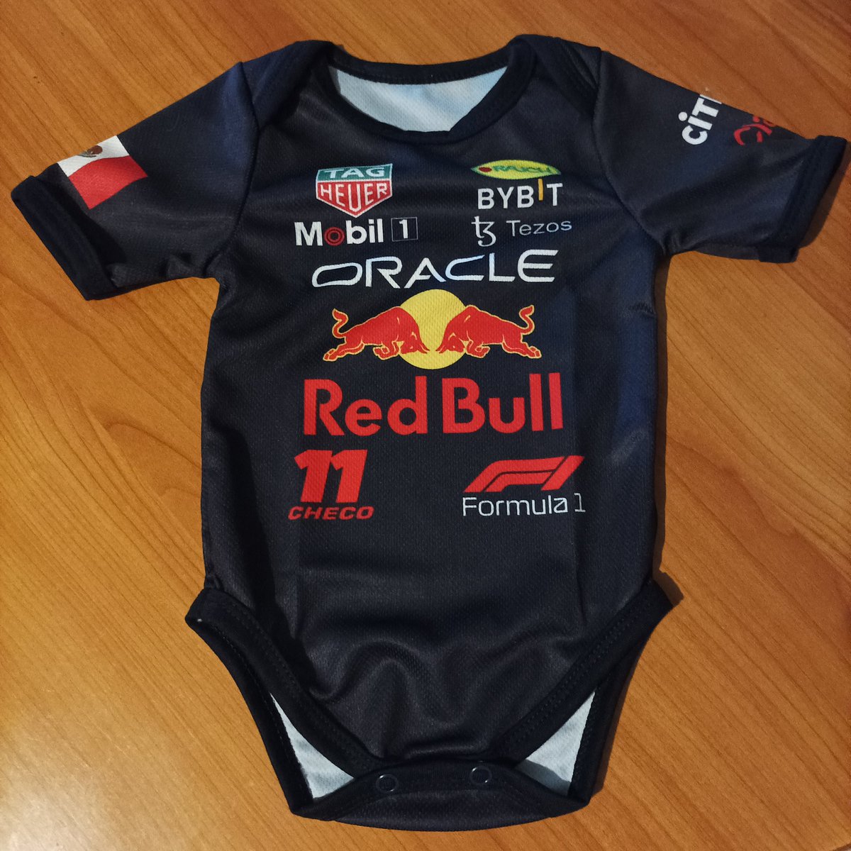 FormulaMex's tweet photo. El CM de esta cuenta que ama a @SChecoPerez se siente muy feliz 🥰🙌
¡ESTÁ EN CAMINO UN NUEVO MIEMBRO de los #TestigosDeCheco y este es mi primer REGALO DEL DÍA PADRE! 😍🏆🇲🇽🏁
¡Con la piel del CAMPEÓN! #ChecoFans #F1 #Formula1 #Chequito https://t.co/VqrOrZEEIc
