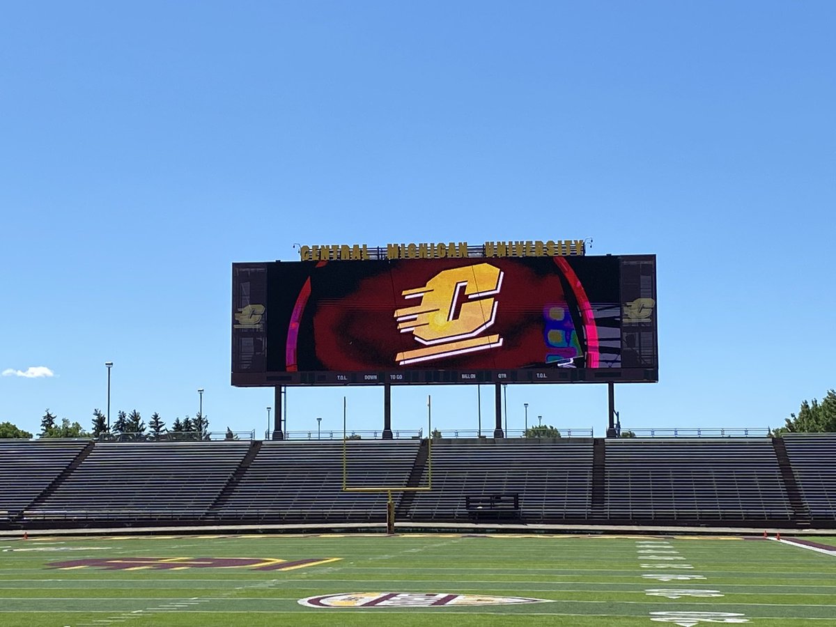 Had a great time showcasing my skills last night! Shout out to <a href="/MTPLEASANTMICH1/">CMUFootball</a>! Great camp and great coaches. @CoachScott95 <a href="/CoachCodyCraw/">Cody Crawford</a> <a href="/CoachModelski/">Daniel Modelski</a>