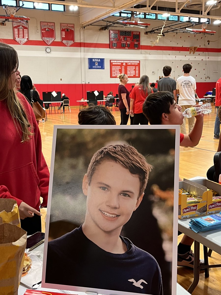 RadburnSchool's tweet photo. Come down and support the Peter Tyszko Blood Drive and Fair Lawn High School. #RedCross https://t.co/BHXBQqqWCA