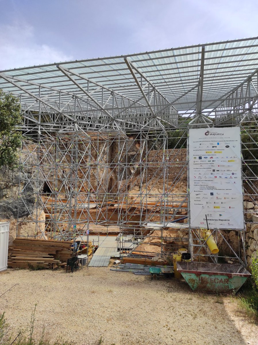 Miguel_preh's tweet photo. #Atapuerca2022 #Ata22 #Day1 First day of real fieldwork! #CuevaFantasma is an amazing site and the first fossils of the year are starting to appear. A cave full of faunal remains! 🐎🐂🦄🐃🦏 #FantasmaFantasía. Keep going, we still have a lot of days of work 💪🏼💪🏼💪🏼 https://t.co/3rGTFa6kEG