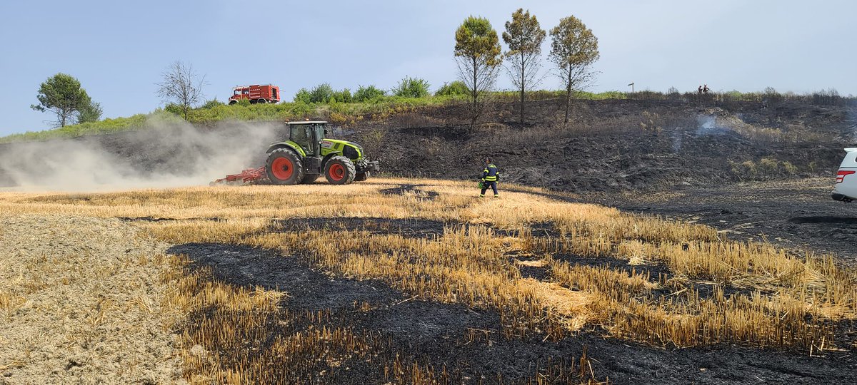 📢 URGENTE
Por favor, llamamiento a todas y todos los #agricultores de #Navarra. 
SUSPENDAN LAS LABORES DE COSECHA Y EMPACADO HASTA NUEVO AVISO.
No podemos permitirnos nuevos #incendios. Colapso de medios. 
#Colabora
RT por favor.