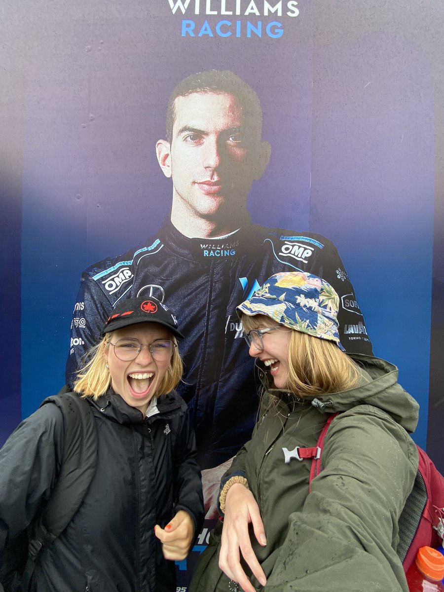 douwanttodance's tweet photo. biggest latifi fans #gotifi #nicholaslatifigrandstand #tracktv https://t.co/OWNHyiuzDW