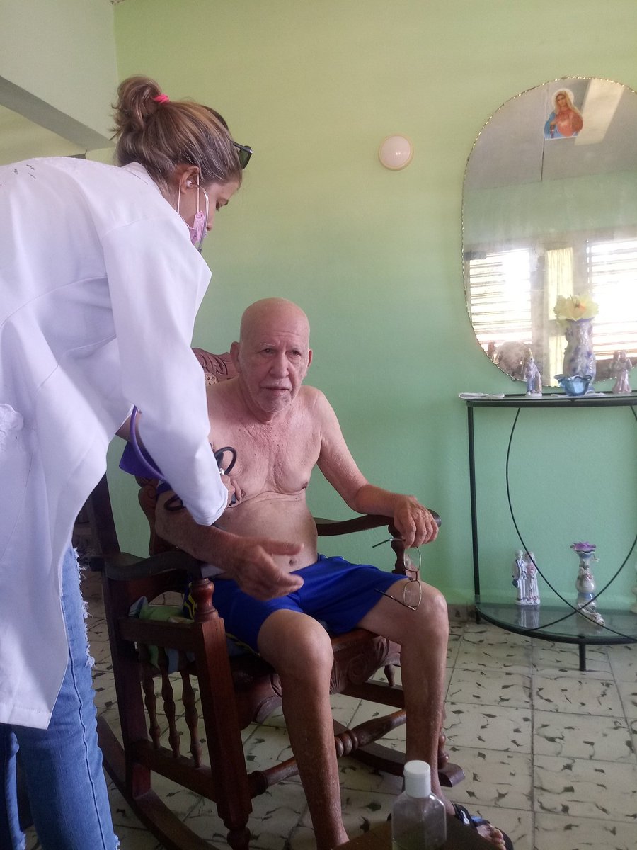 MigdaliaRodriq4's tweet photo. Como parte de las acciones de Salud, se visitan de conjunto con el Director Municipal de Salud y el delegado a combatientes, vulnerables y pacientes encamados para verificar su salud y reactivar la vacunacion.
@AsambleaMunic10 
@SuselyMorfaG 
@aquerrebere https://t.co/fX1p5MnP3L