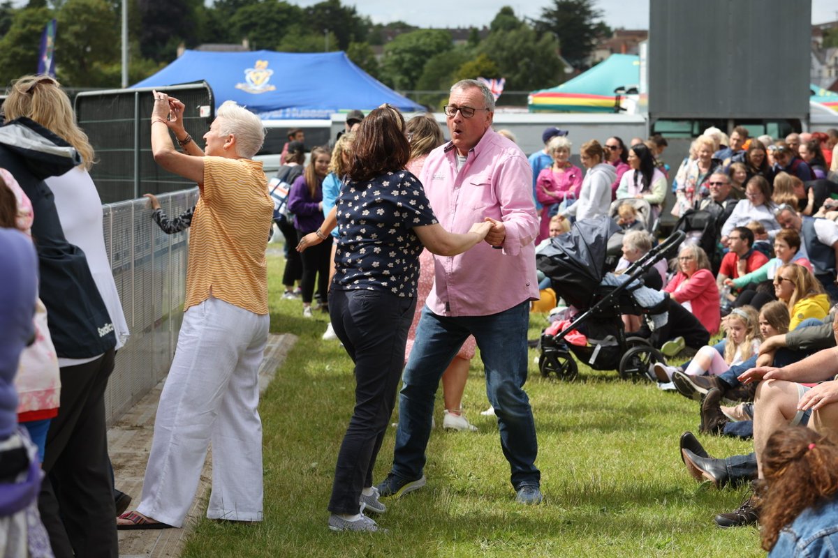 Thanks to all who attended or were involved in making #AFDNI2022 extra special: @ArmedForcesNI <a href="/RFCANI/">RFCA NI</a> <a href="/rafredarrows/">Red Arrows</a> <a href="/chillipipers/">RedHotChilliPipers</a> <a href="/RLCSilver_Stars/">RLC Silver Stars Army Parachute Display Team</a> <a href="/RIrishRegiment/">The Royal Irish Regiment</a> <a href="/PaulClark_UTV/">Paul Clark</a> <a href="/SodaPopzBand/">The Soda Popz</a>