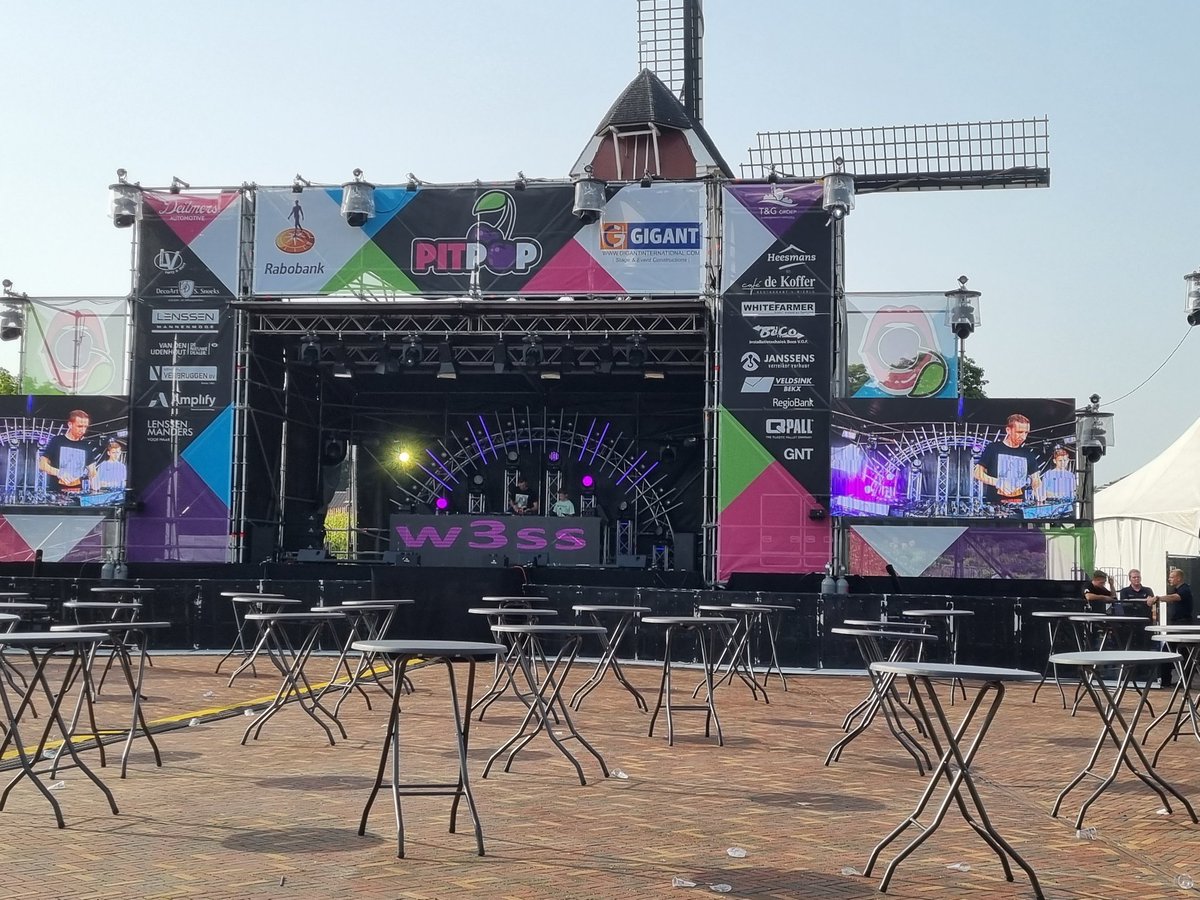 WillemBod's tweet photo. #Pitpop op het
Molenplein in #Mierlo is er klaar voor...
https://t.co/nvjSbEcqzz
@omroepbrabant @Studio040 @gGeldrop_Mierlo @josvanbree @GeldropMierlo24 @festivalinfo #PitPop22 https://t.co/LZGp4qiMVF