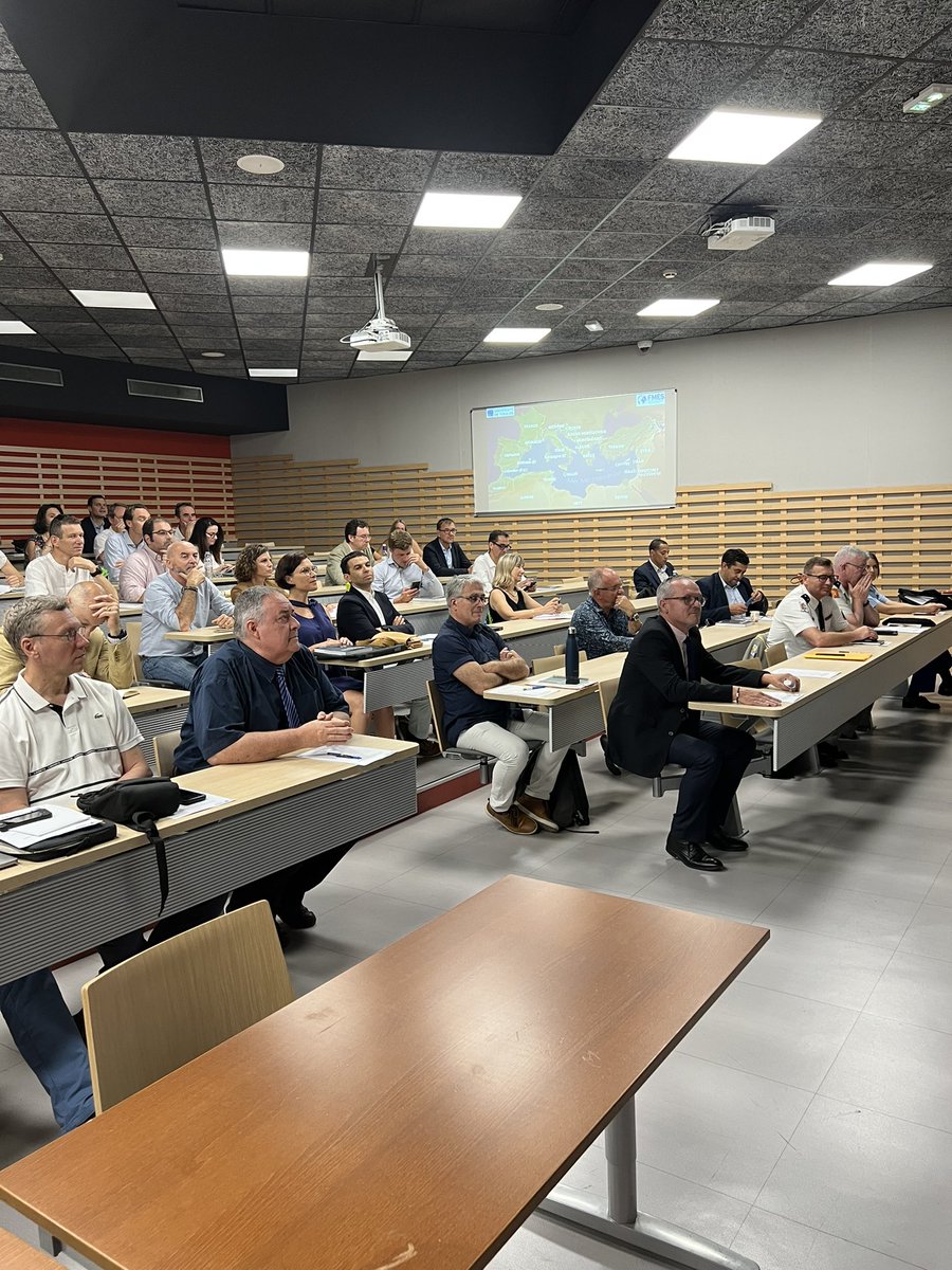 InstitutFMES's tweet photo. #SMHES Clap de fin pour la 32Ăšme Session ! AprĂšs un sĂ©minaire au cĆur du multilatĂ©ralisme et des institutions internationales Ă GenĂšve, les auditeurs se sont retrouvĂ©s ce matin Ă Toulon pour prĂ©senter leurs travaux. 1/ https://t.co/o4f7Htegpl
