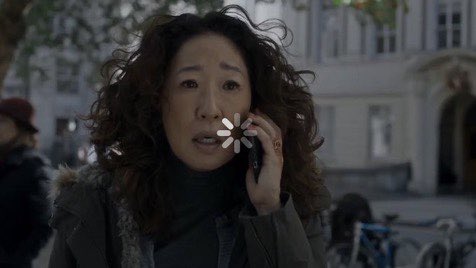 just witnessed someone trying to give jodie a bottle of santal as she was walking off the stage