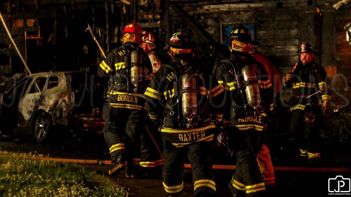 Merrimac, MA Fire had a 3rd alarm fire #whileyouweresleeping on High St on 6/18/2022. @MerrimacFire @HaverhillFire #firefighters #structurefire #mutualaid #jarviproductions