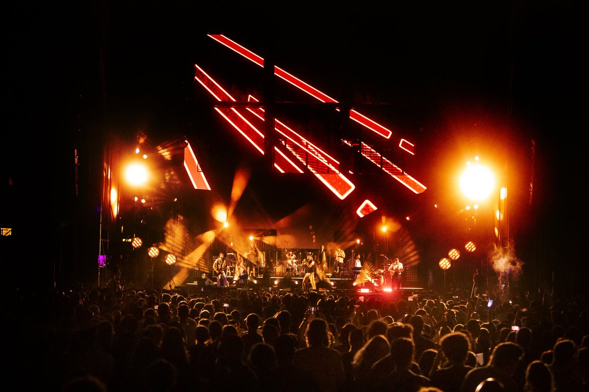 vetustamorla's tweet image. Sevilla, lo de anoche qué? 💥

Gracias infinitas. Nos volvemos a ver! 

📸 @wilma_lorenzo