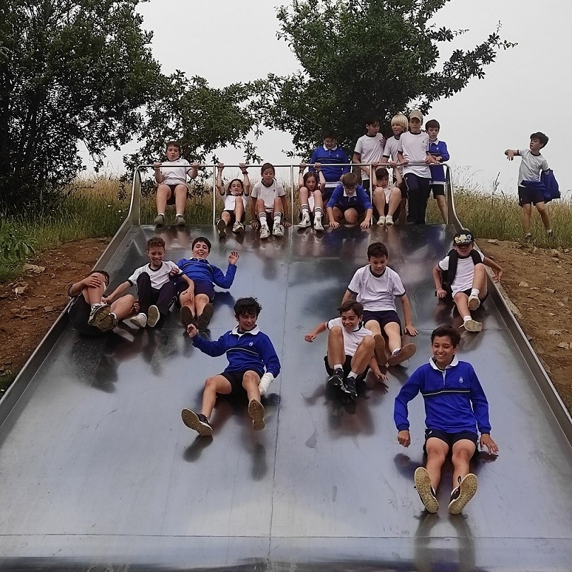 Hoxe 5°e 6° subiron ao Monte Viso para facer a Senda Mitolóxica. Aproveitaron para visitar a Cidade da Cultura e xogar na súa contorna.