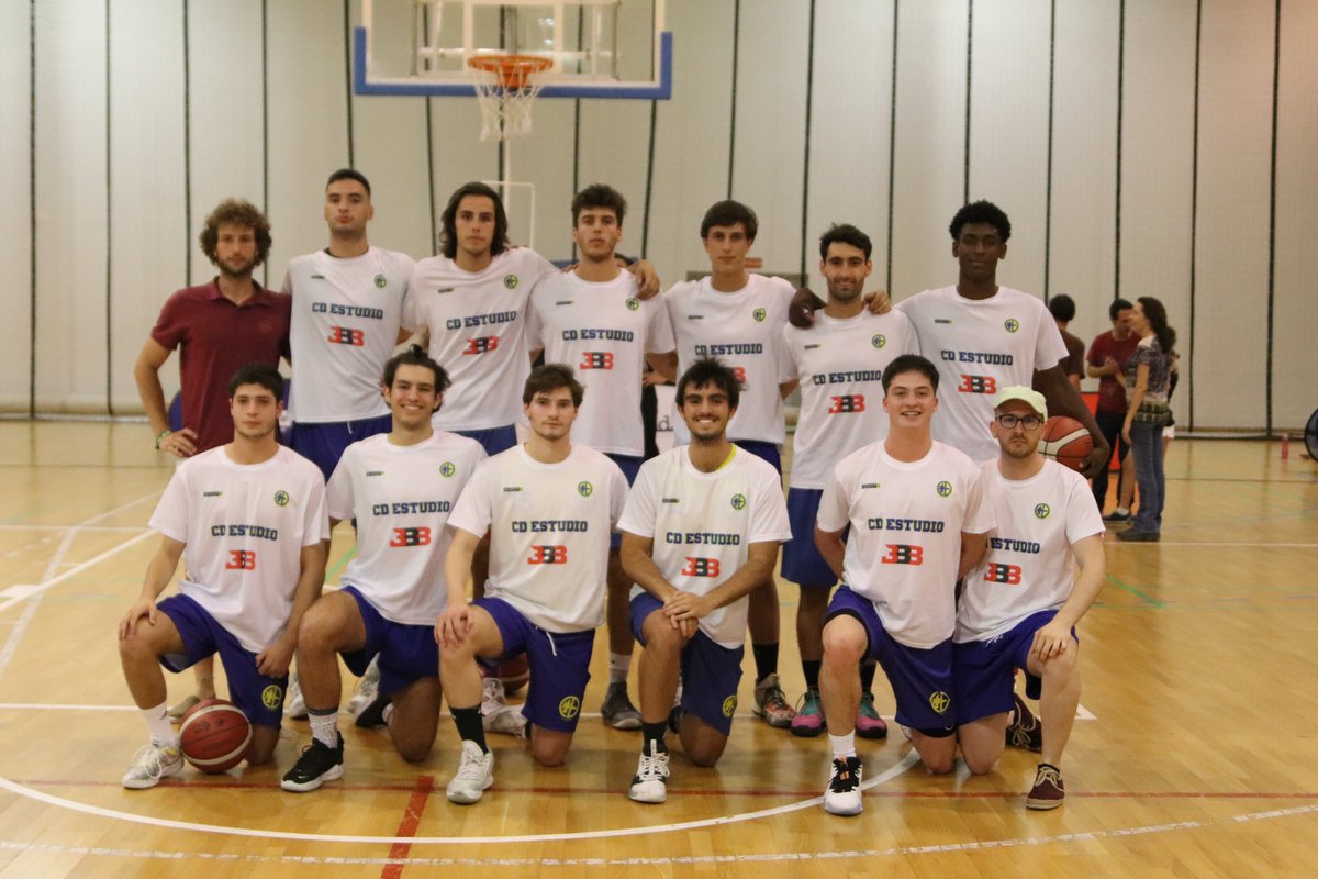 Fed. Bcto. de Madrid (@fbmadrid) on Twitter photo Ya en juego la segunda semifinal de Primera Autonómica masculina Oro entre <a href="/basketatocha/">CB Basket Atocha</a> y <a href="/EstudioCD/">C.D Estudio</a> 
El vencedor disputará la final de mañana contra <a href="/cdv/">Matthew Walker</a> y logrará plaza de ascenso a la #LigaVIPS Ya en juego la segunda semifinal de Primera Autonómica masculina Oro entre <a href="/basketatocha/">CB Basket Atocha</a> y <a href="/EstudioCD/">C.D Estudio</a> 
El vencedor disputará la final de mañana contra <a href="/cdv/">Matthew Walker</a> y logrará plaza de ascenso a la #LigaVIPS