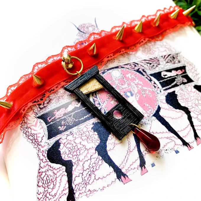 ✨🌞 NEW IN STOCK!! 🌙✨

I just updated my shop with TONS of new earrings and chokers - including guillotine designs!! As always, everything is made by hand with lots of love, with plenty of styles to fit any aesthetic!! Link below!!

💕❤️ All RTs are super appreciated ❤️💕 