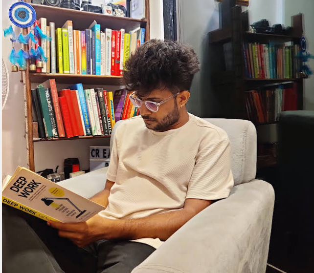 Irfan_GC23's tweet photo. Which Book are you reading these days ?
#letsconnect
#hishamsarwar https://t.co/988jjao7tG