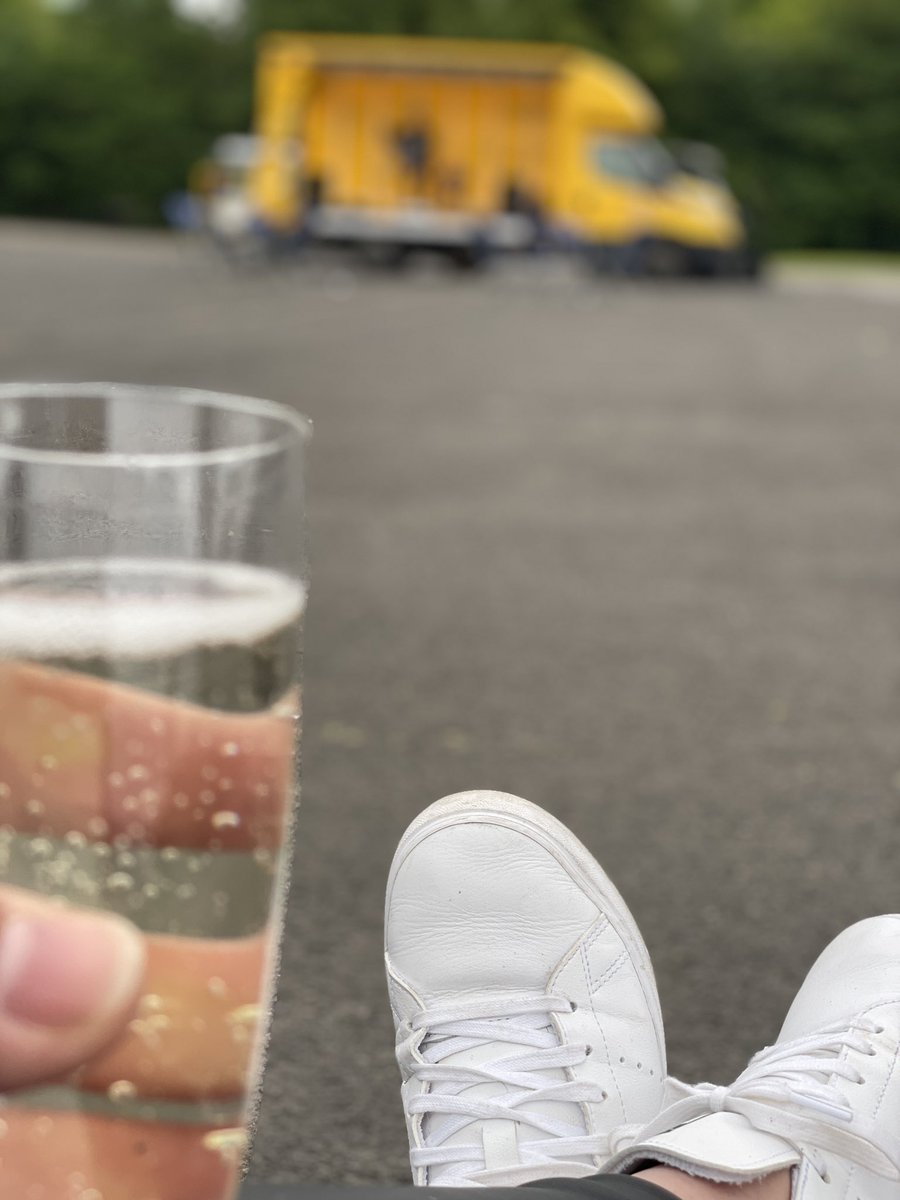 Alcohol, a curb, Oasis playing, and Stan Smiths. It’s like 1994 all over again! @haslingden_c 
Great end of season do!
#GrassRoutesFootball
#GirlsFootball