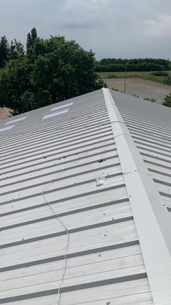 FirstFixGroup's tweet photo. #rawreth #essex #stripandresheet .
#scaffold up - Day 5 and #roof almost #complete https://t.co/D8iSCWIMTS