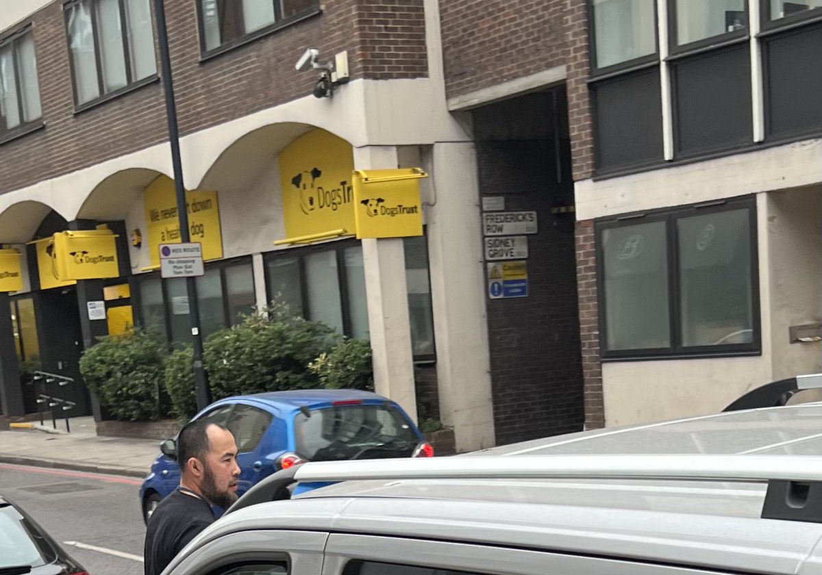 hjsmith66's tweet photo. @Uber  idiots. Dropped us off in “no where “ because we laughed and the driver didnt like it !!!! Idiot get a life  #stranded  #women #london #twat https://t.co/J73Npznvgk